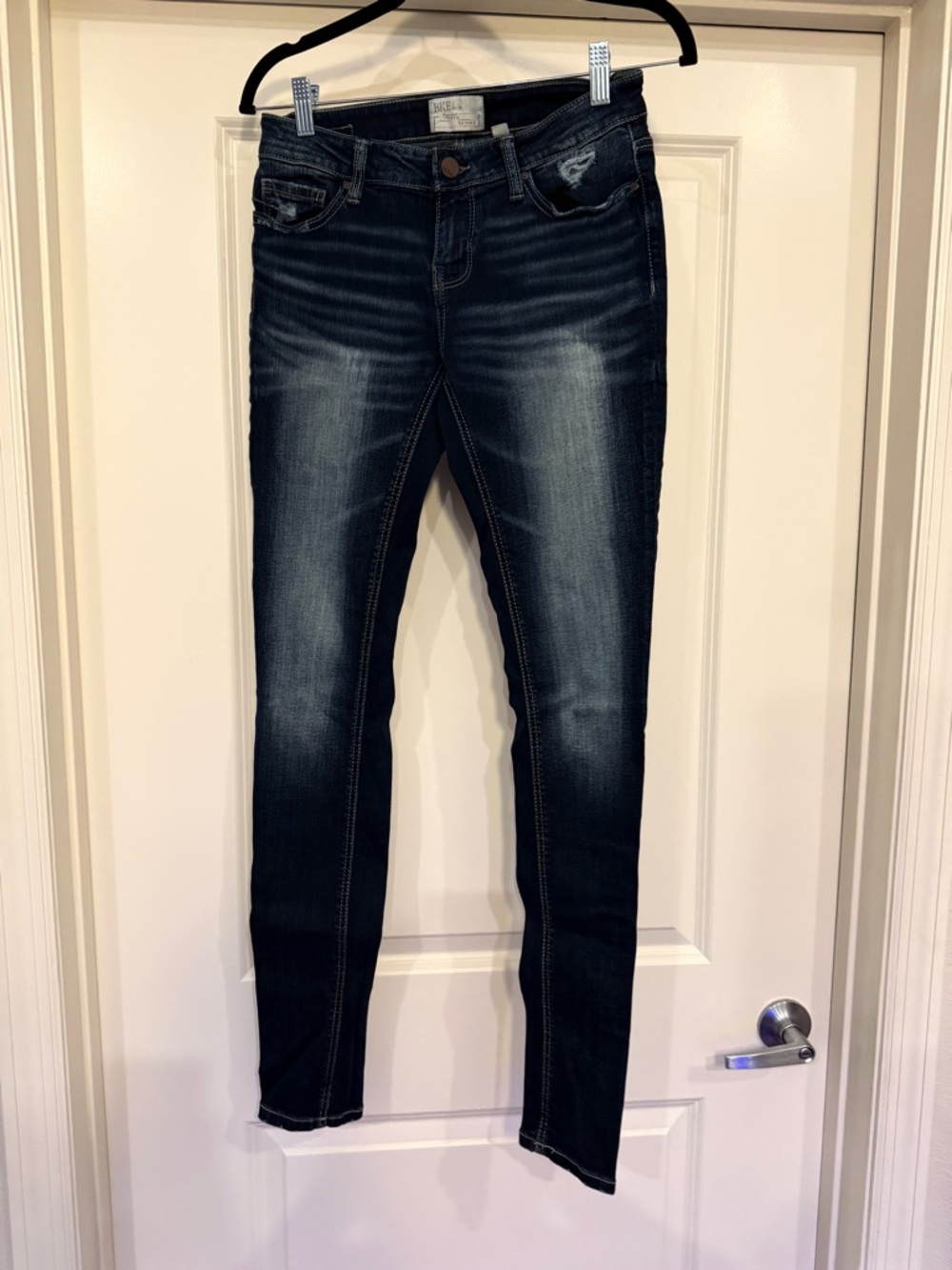 BKE Women's Faded Dark Wash Skinny Jeans NWOT size 27